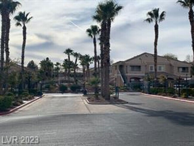 Photo - Great 2 bedroom 2 bathroom condo in gated community in Summerlin!