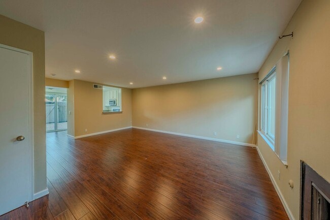 Photo - 101 West Riverdale Ave Unit 101 W Riverdale #41 Orange CA 92865