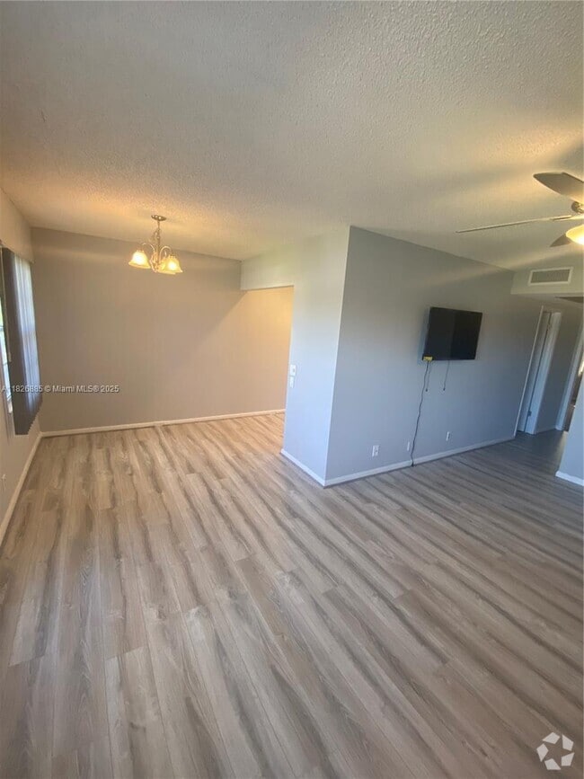 Building Photo - 114 Brighton C Unit 114 Rental