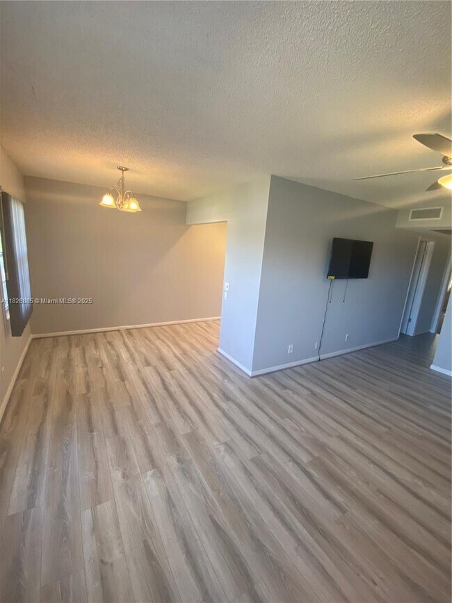 Building Photo - 114 Brighton C Unit 114 Rental
