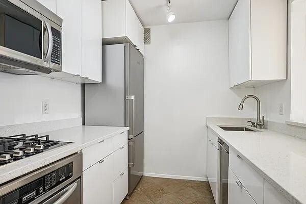 445 W 19th St Unidad 6D