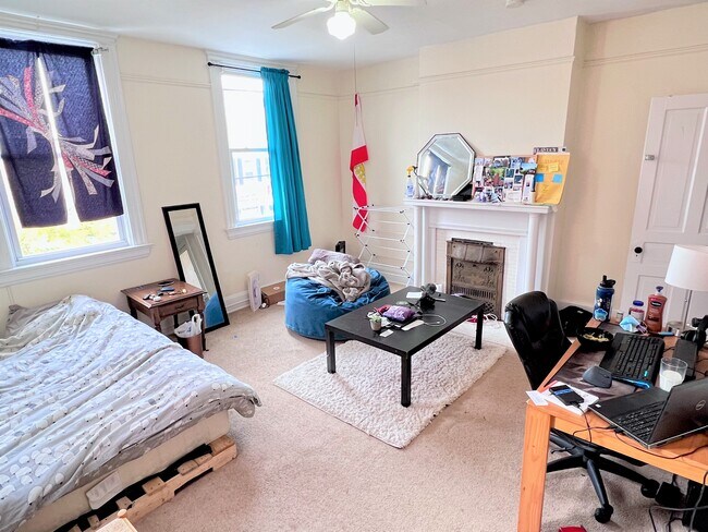 Photo - 2374 Victor St