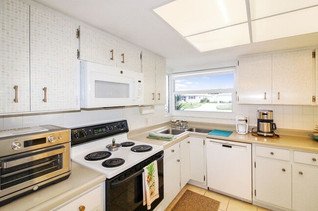 Photo - Venice Gardens Seasonal Home for Rent