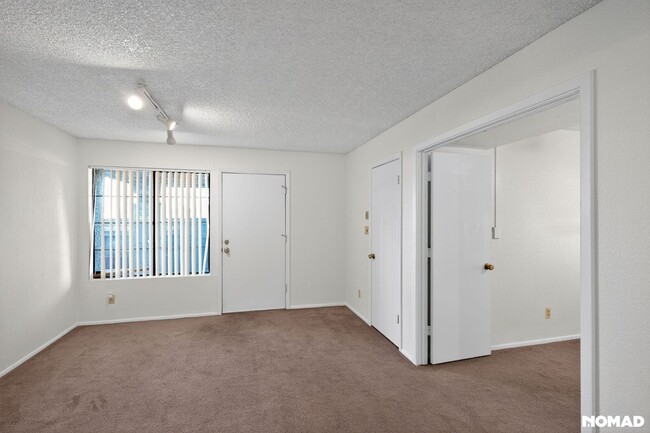 Photo - 1905 E University Dr