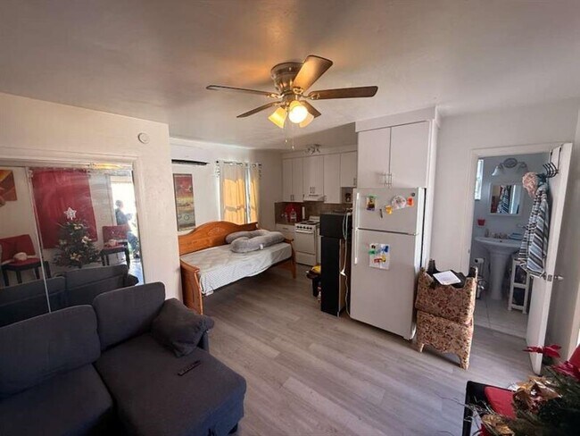 Photo - 126 SE 10th St