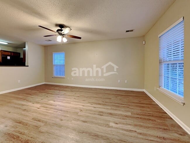 Photo - 8788 Red Oak Dr