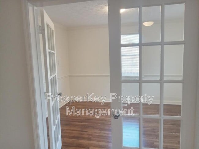 Photo - 3619 Walton St