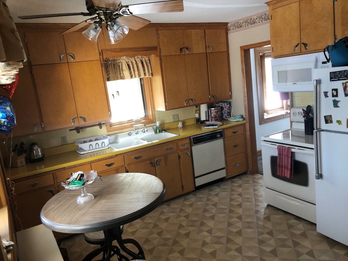 Photo - 825 5th Ave S