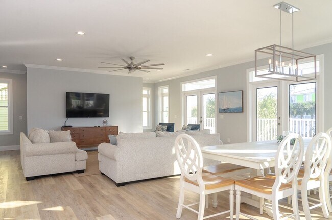 Photo - 507 Fort Fisher Blvd N