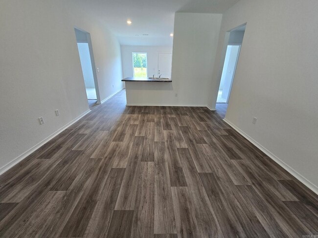 Photo - 1296 Maple St