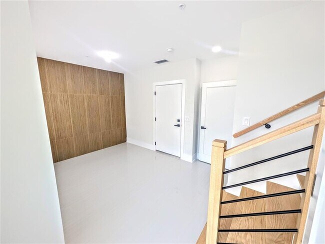 Photo - 2194 Fruitville Rd