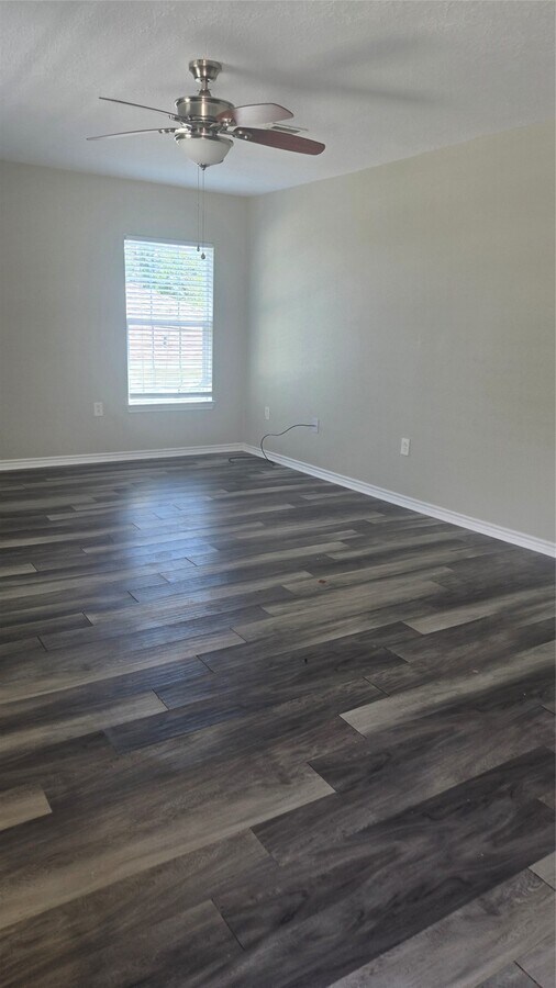 Photo - 3810 Chanterway St