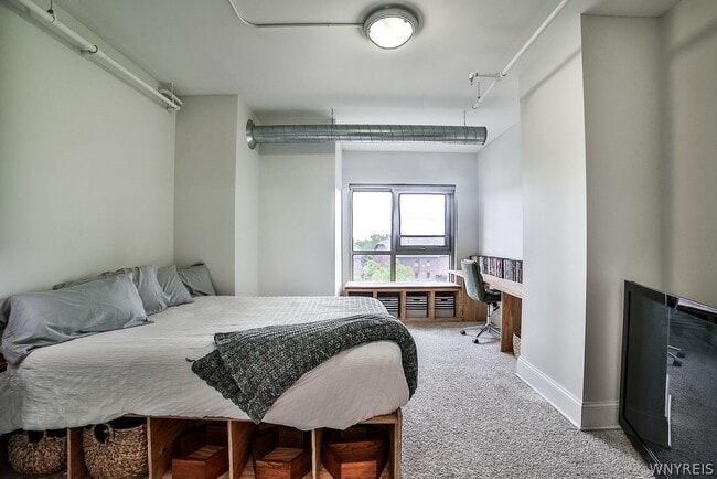 Photo - 132 Lakefront Blvd