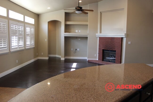 Photo - Beautiful 4 Bed / 2 Bath Home in Desirable Seven Oaks Community!