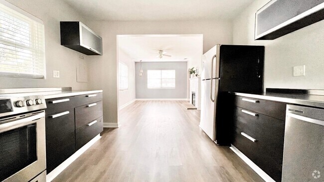 Building Photo - 1169 Grove St Rental