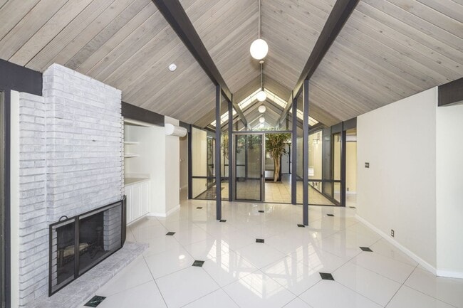 Photo - Charming Eichler in Super Desirable Community Center!