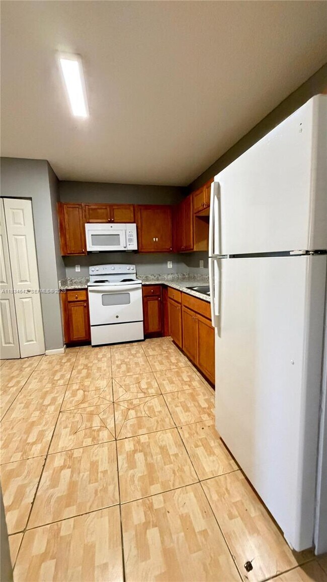 Photo - 11575 Royal Palm Blvd Unidad 11575