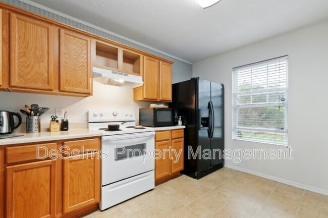 Photo - 1204 Parkstone Ln