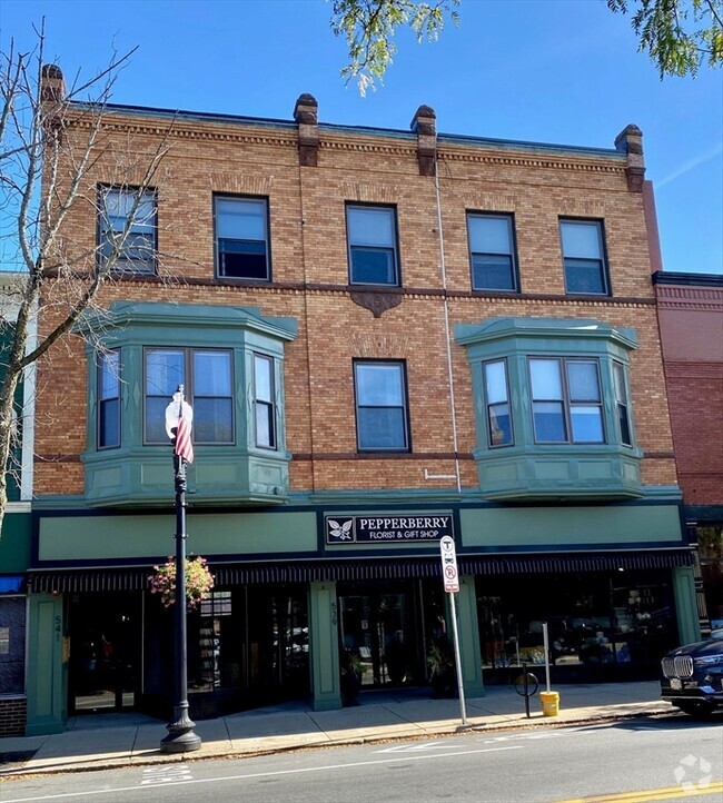 Building Photo - 541 Main St Unit #4 Rental