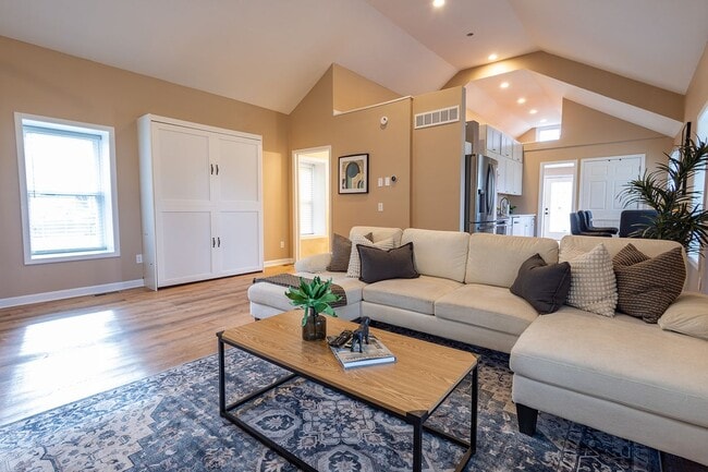 Photo - 5430 Oakley Ave