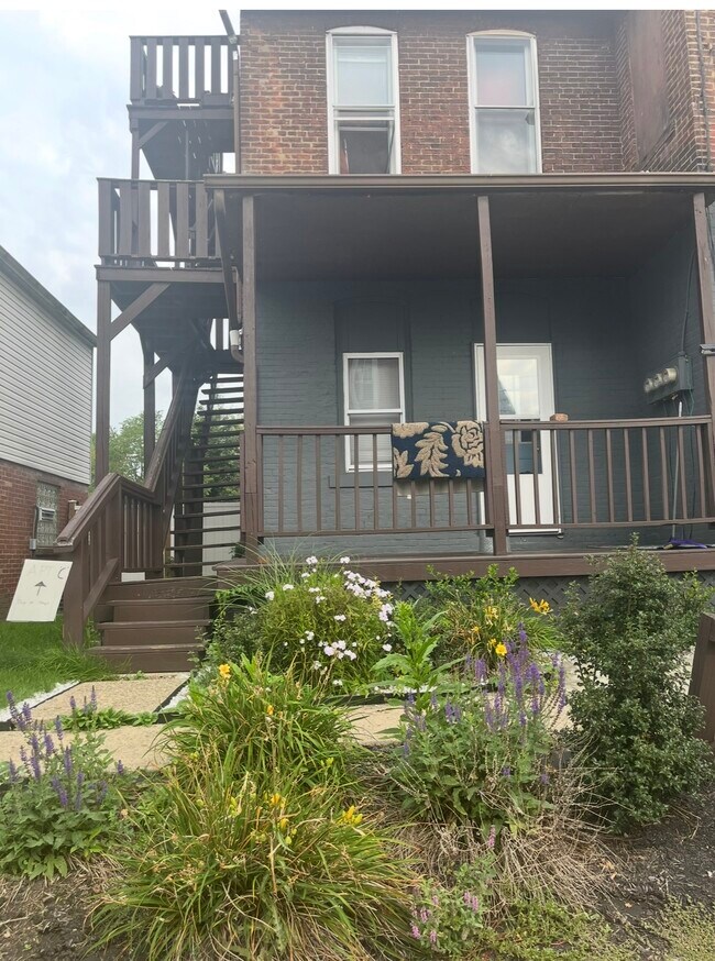 Photo - 915 Corbet St Unidad Apt C