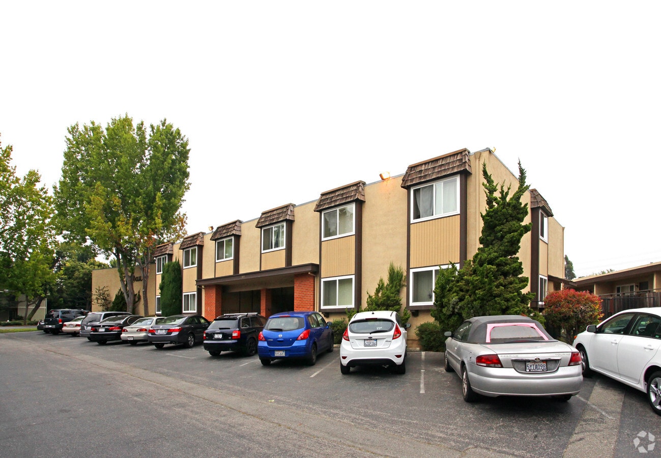 The Chateau - The Chateau Apartments