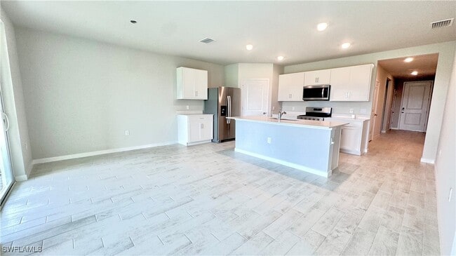 Building Photo - 17710 Shade Tree Loop Rental