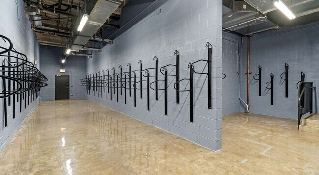 Photo - 5440 N Sheridan Rd