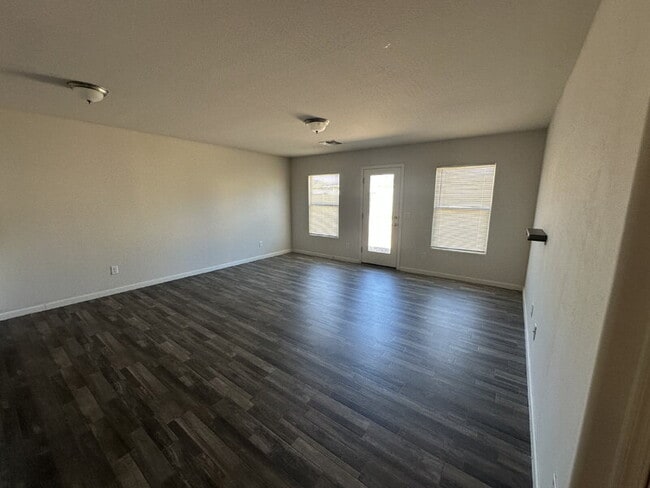 Photo - 202 W Bobcat Ct