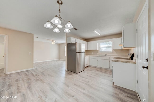 Photo - 3722 Burnham Way