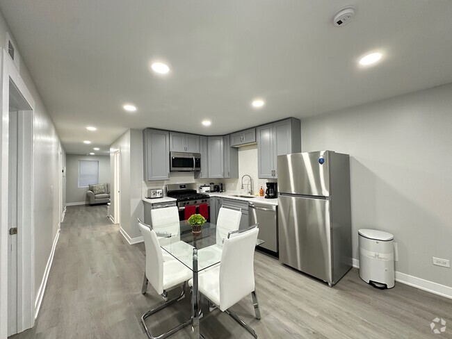 Building Photo - 1937 W Grand Ave Unit G08C Rental