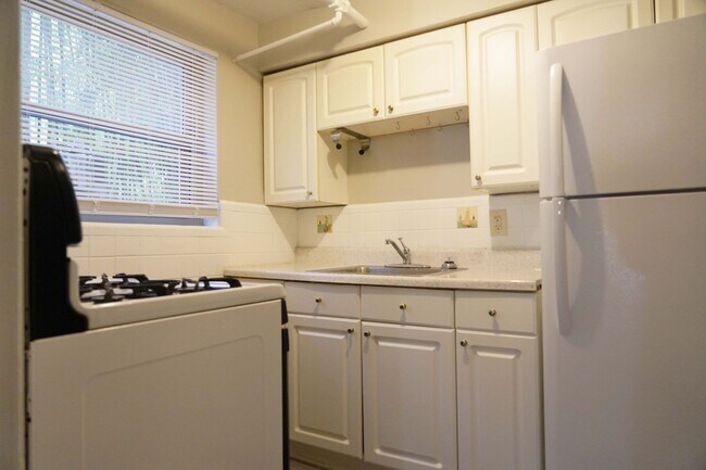 Photo - 3025 Clifton Ave Unit 3025-02
