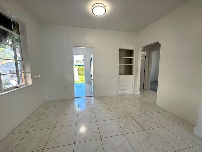 Photo - 937 NW 46th St