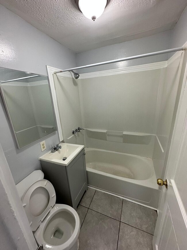 Photo - 1528 Mount Herman St