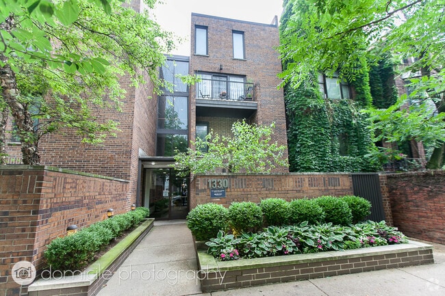 Building Photo - 1330 N La Salle Dr Unit 311 Rental