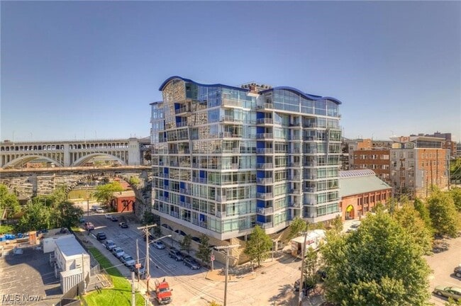 Building Photo - 1237 Washington Ave Unit 1102