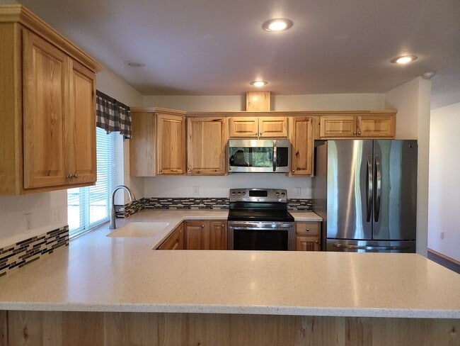 Photo - 3 Bedroom 2.5 Bathroom in Napavine