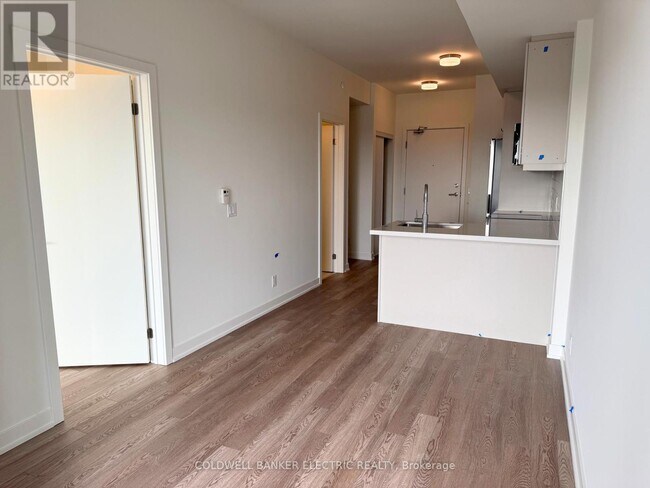 Photo - 51-805 Clarington Blvd