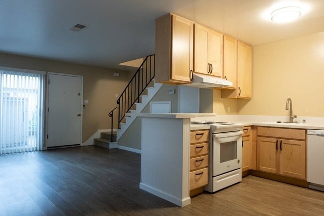 Building Photo - 2525 Sir Francis Drake Blvd