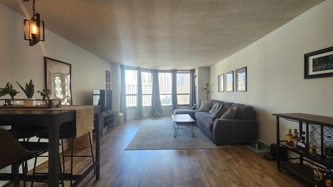 Photo - 405 N Wabash Ave