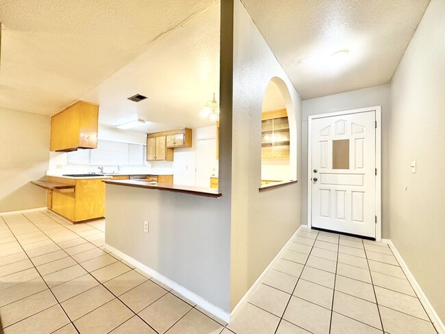 Photo - Beautiful 3 bedroom 2 bathroom Sacramento !