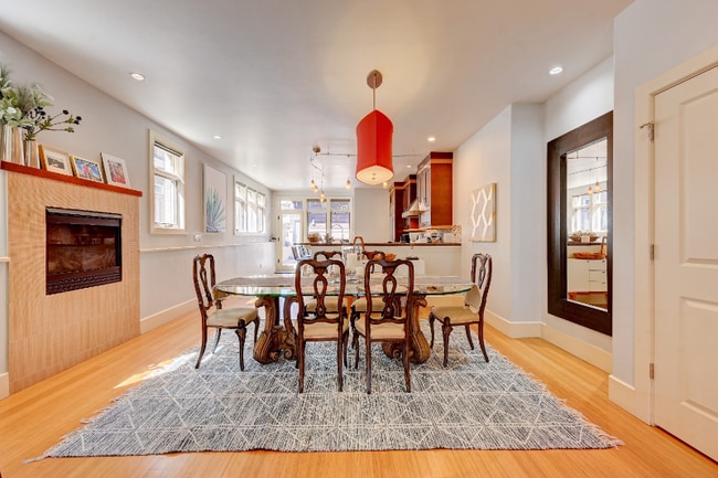 Photo - 551 Cook St