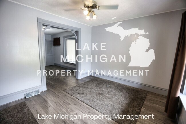 Photo - 744 Lake Michigan Dr NW Unit #1