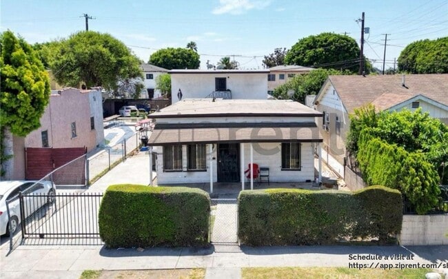 Photo - 910 E 90th St