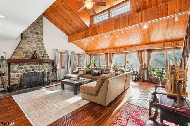 Photo - 197 Point Breeze Dr