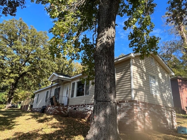 Building Photo - **ON HOLD**Near Ft. Benning/Columbus, GA 3 Bedroom / 2 Bathroom Home for Rent***