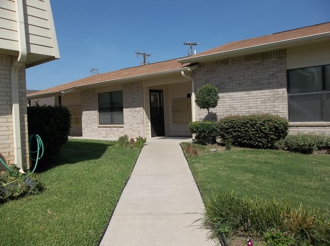 Photo - 321 SW Thomas-#321 Unit #321