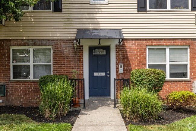 Entrada - Patricia Apartments