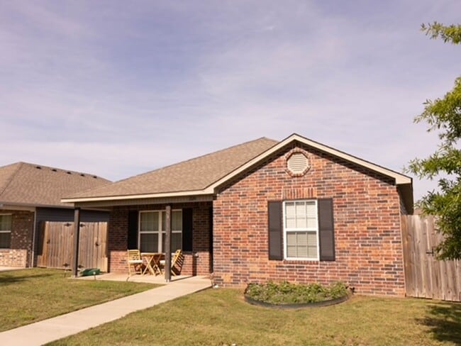Photo - 3 Bedroom 2 Bath Brick Home