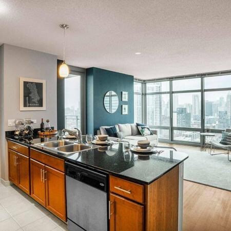 Building Photo - 566 W Kinzie St